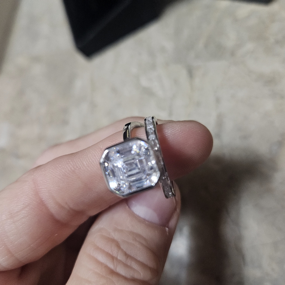 Elegant Silver Diamond Ring
